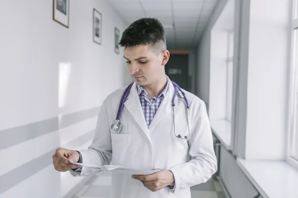 Legal Differences Between Online and Paper Certificates